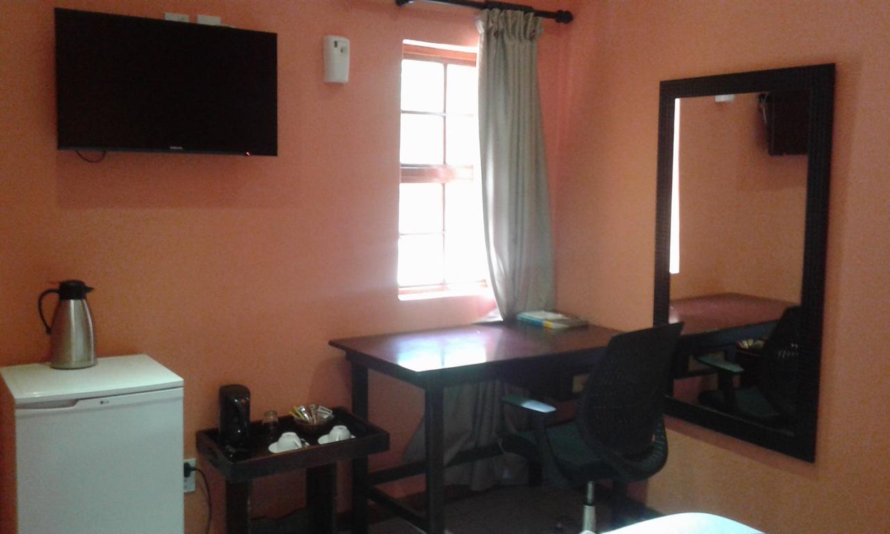 Larissa Hotel Maun Kültér fotó